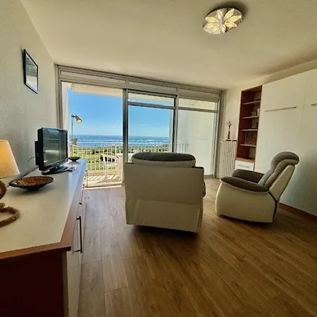 Quiberon: Renove 35m² Avec Balcon, Vue Mer, Parking, Proche Et Thalasso - Fr-1-478-56 *